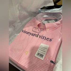 Brand New! Vineyard vines cotton candy Classic Tucker Shirt